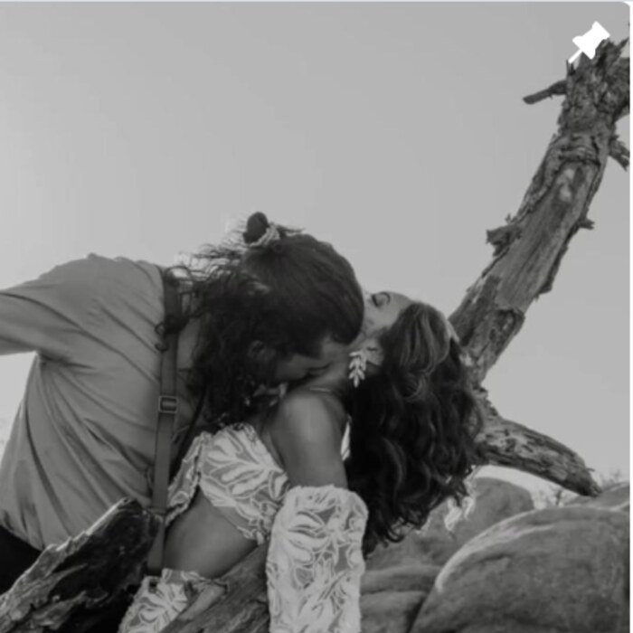 Black and white kiss on the rocks