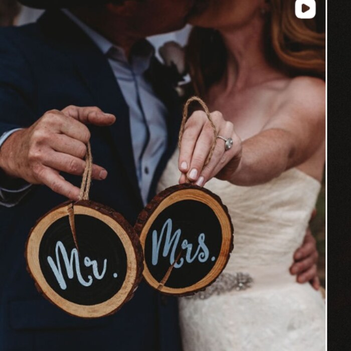Mr and Mrs wood sign detail