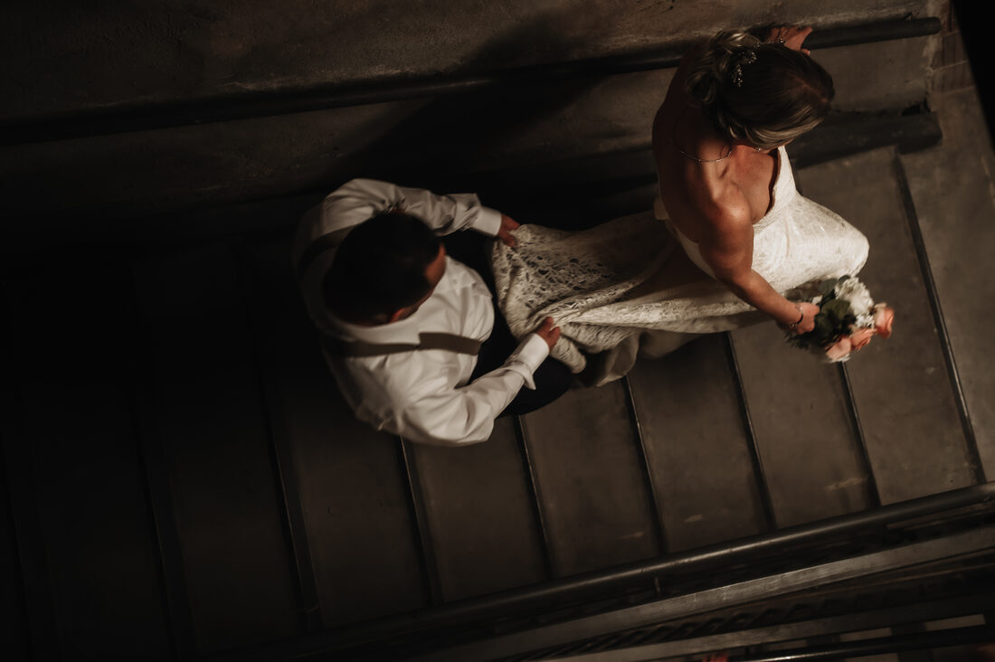 Overhead staircase moment